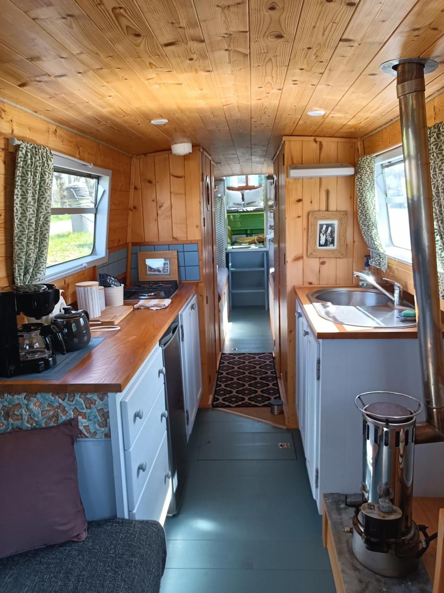 Ille Flottante, Maison Eclusiere Et Hebergements Insolites Sur Le Canal Hédé Exteriör bild